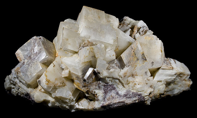 Dolomite : propriétés de ce minéral.