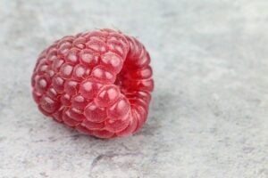 Framboise contenant de la cétone de framboise.